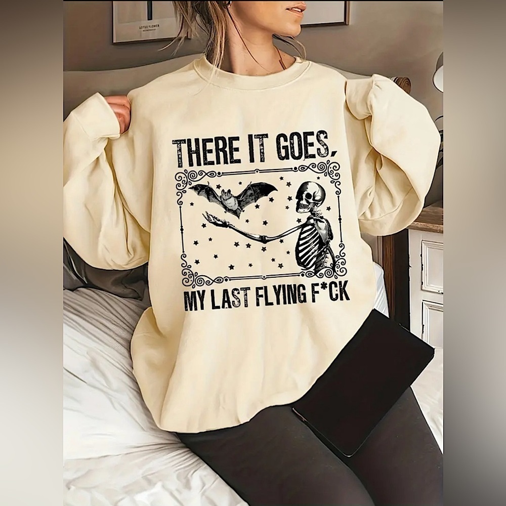 NIP-Skull&Bones Novelty Sweatshirt